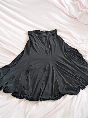 Lace Black Solid Flared Midi Skirt Size L